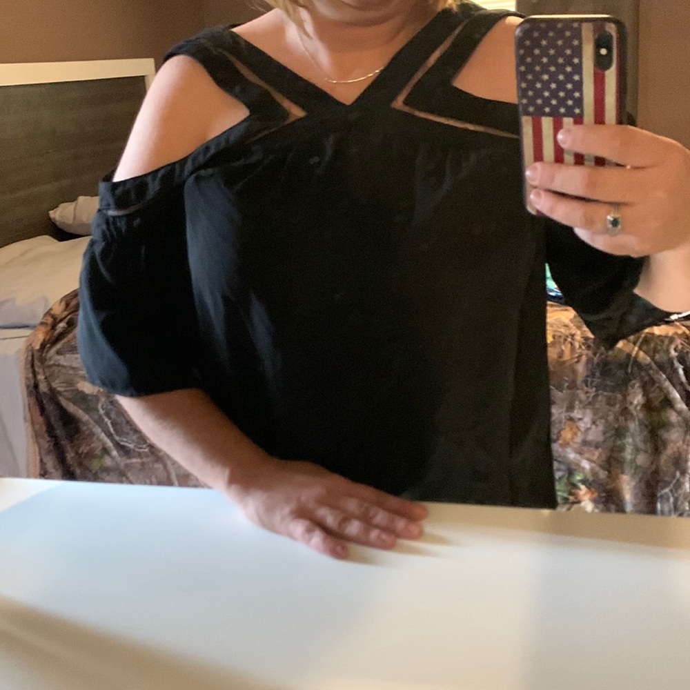 DO+BE dressy top medium